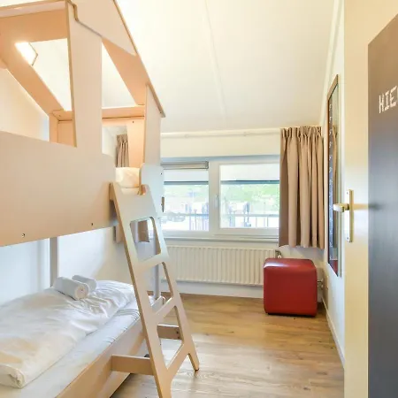 6-person Children's Bungalow In The Landal Domein De Schatberg Sevenum